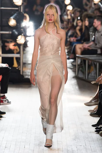 Look 50